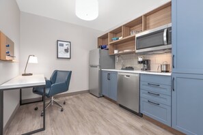 Free wired internet - Candlewood Suites Navasota by IHG (Navasota)