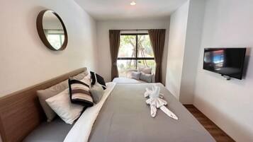 Familienzimmer, Poolblick | Kostenloses WLAN