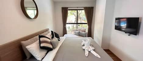 Chambre Familiale, vue piscine | Wi-Fi gratuit