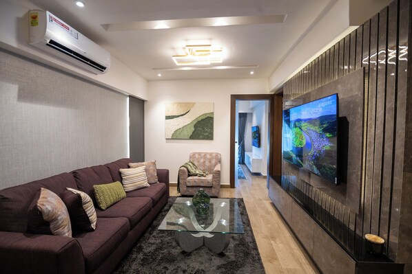 Living area - Solaris 1 bedroom Luxury Apartment 309 (Accra)