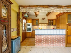 Réfrigérateur, micro-ondes, four, lave-vaisselle