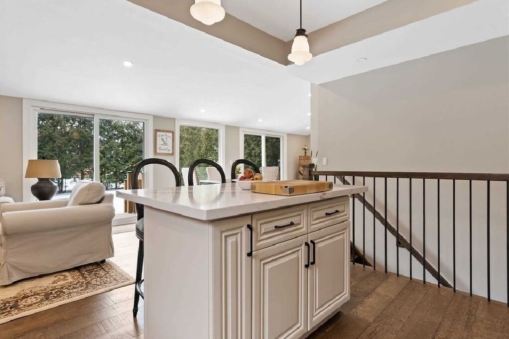 Superior Villa, Non Smoking, Kitchen | Private kitchen | Fridge, microwave, oven, stovetop