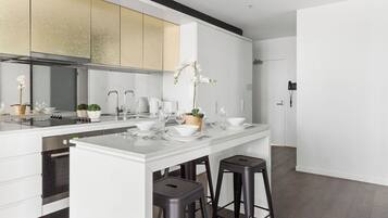 Fridge, microwave, oven, stovetop