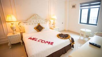 Caja de seguridad en la habitación y escritorio