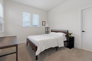 4 Schlafzimmer, Bügeleisen/Bügelbrett, WLAN, Bettwäsche