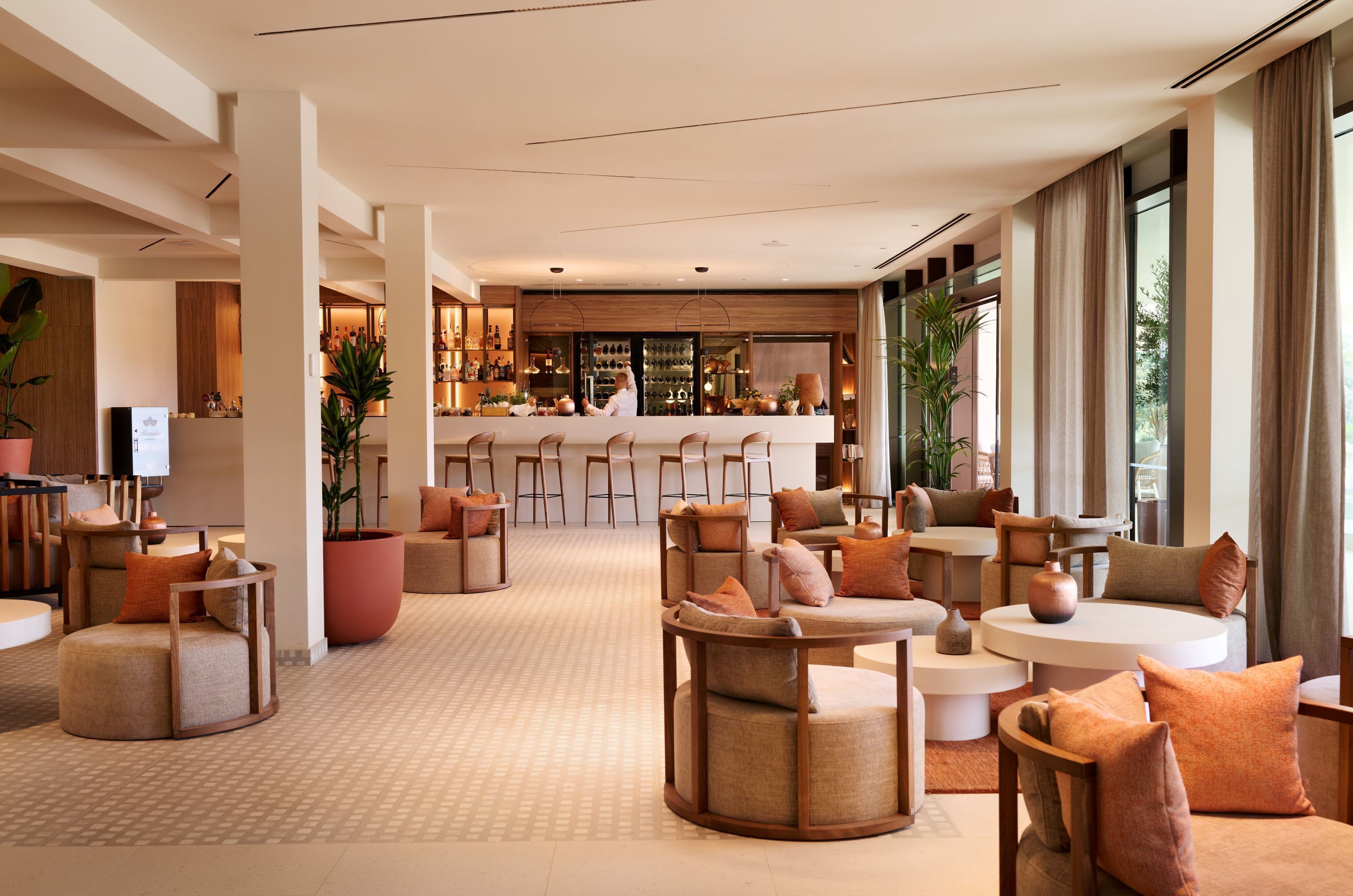 Lobby-lounge