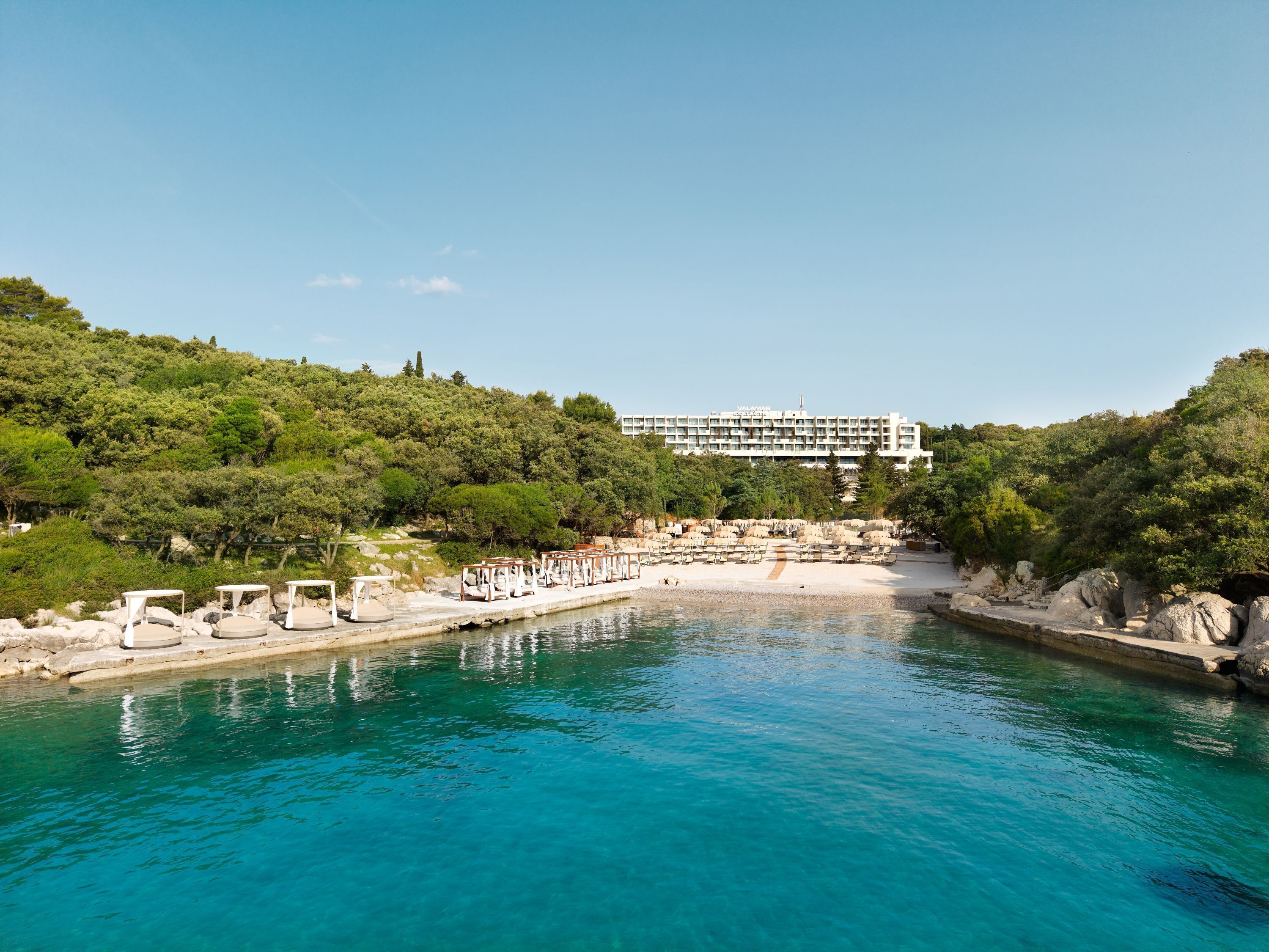 Sun loungers, beach umbrellas, snorkeling, beach volleyball