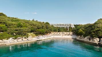 Sun loungers, beach umbrellas, snorkeling, beach volleyball