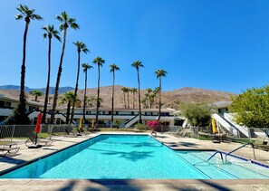 Et oppvarmet basseng