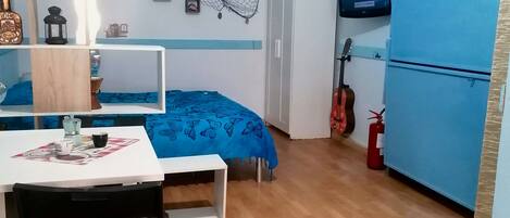 Estudio, 1 habitación, balcón, vista a la ciudad | 1 habitación