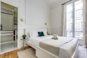 2 chambres, fer et planche à repasser, Wi-Fi, draps fournis