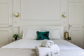 3 chambres, fer et planche à repasser, Wi-Fi, draps fournis