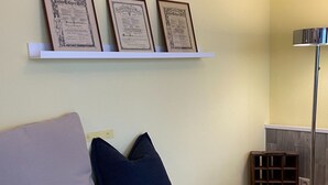 Unclassified image, 5 of 9, button - Stylish, Compact Apartment in a Green Setting (Vohenstrauss)