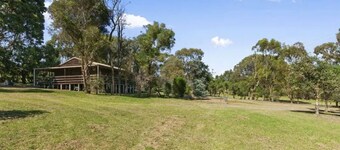 Metung Farmhouse set on 2 acres