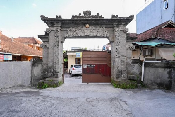 Exterior - Pondok Syariah Denpasar Mitra RedDoorz (Bali)