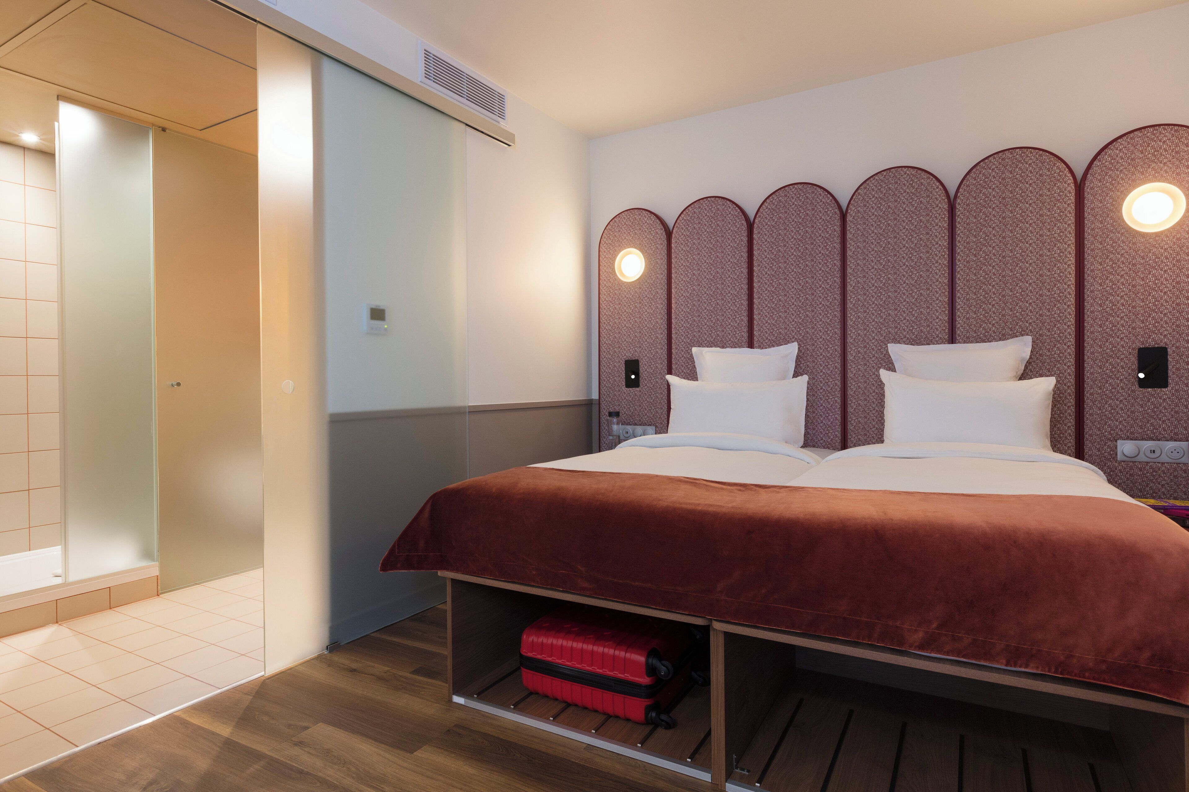 Suite (Two of a kind Plus, sharing a kitchen) | Premium bedding, minibar, in-room safe, blackout drapes