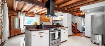 Lilla’s Cozy Cabin: Where Comfort Meets Fun!