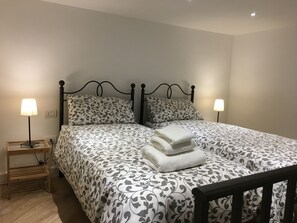 1 bedroom, iron/ironing board, WiFi, bed sheets - La Scalinata di Chiaia,family Room il Cuore Della Citta' un Quartiere Esclusivo (Napoli)