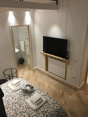 1 bedroom, iron/ironing board, WiFi, bed sheets - La Scalinata di Chiaia,family Room il Cuore Della Citta' un Quartiere Esclusivo (Napoli)