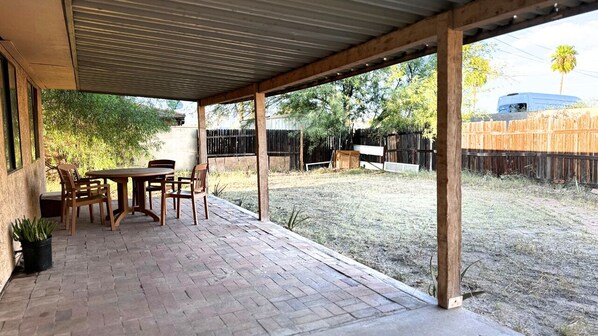 تناول الطعام بالخارج