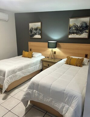 5 bedrooms, iron/ironing board, WiFi, bed sheets