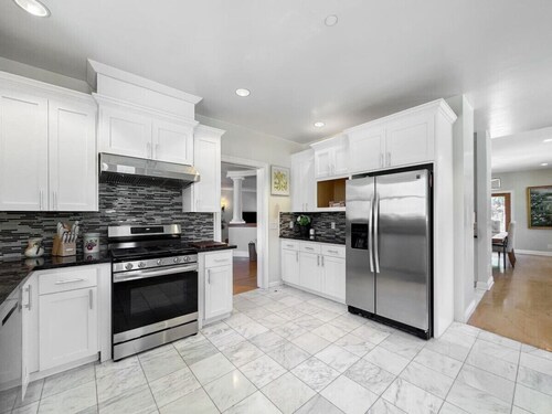 NEW! Gilroy Farmhouse for Large Groups