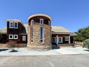 Exterior - NEW! Gilroy Farmhouse for Large Groups (Gilroy)