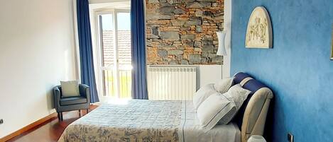 2 chambres, fer et planche à repasser, Wi-Fi, draps fournis