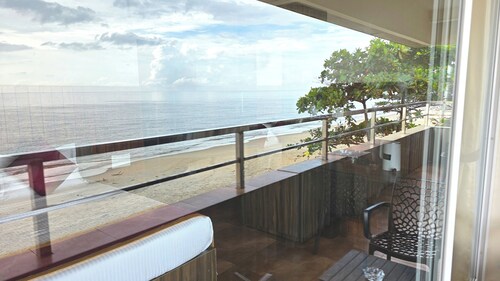 The Cabana - Luxurious Oceanfront villa in Kochi !!