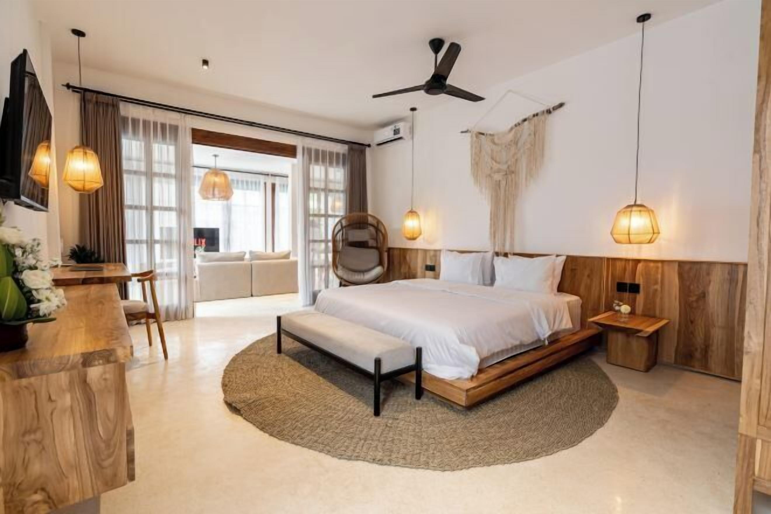 In-room safe, desk, laptop workspace, iron/ironing board