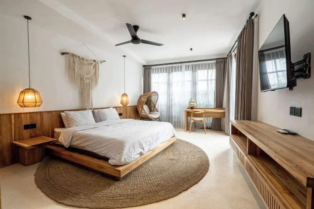 2 bedrooms, in-room safe, desk, laptop workspace