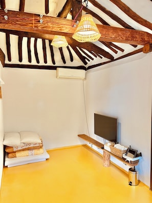 December Room | Free WiFi - sosohan hanok (Jeonju)