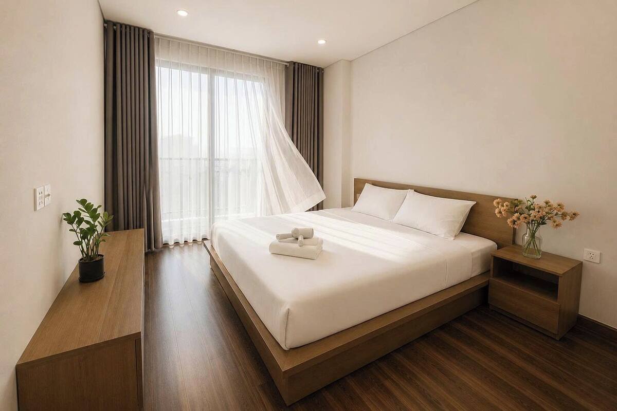 Apartamento superior, 3 habitaciones, cocina, vistas a la ciudad | Minibar, escritorio, espacio para trabajar con un portátil y wifi gratis
