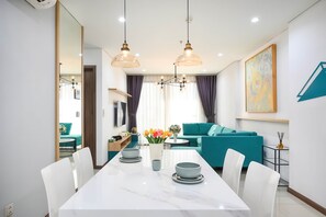 Superior Apartment, 3 Bedrooms, Kitchen, City View | Living area