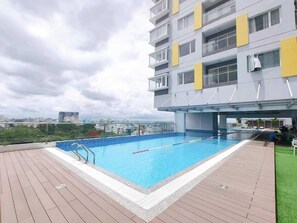 Outdoor pool - Charmington La Pointe - Central Suites D (Ho Chi Minh City)
