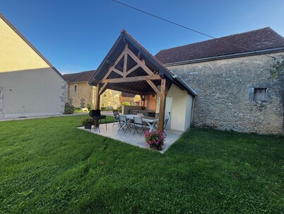 Nice house for 10 people in a quiet area with jacuzzi