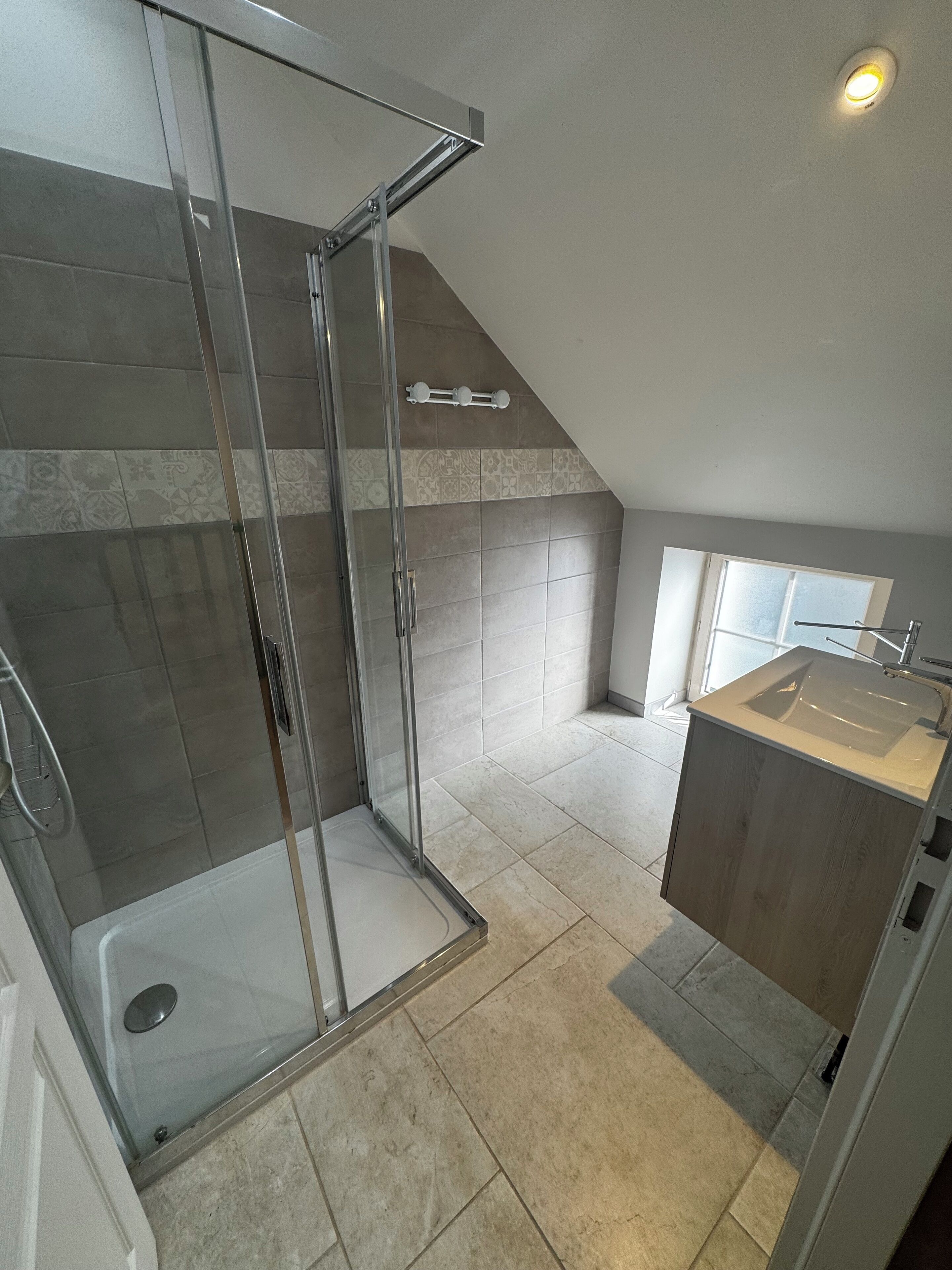 Een douche, een haardroger