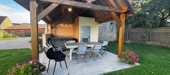 Nice house for 10 people in a quiet area with jacuzzi