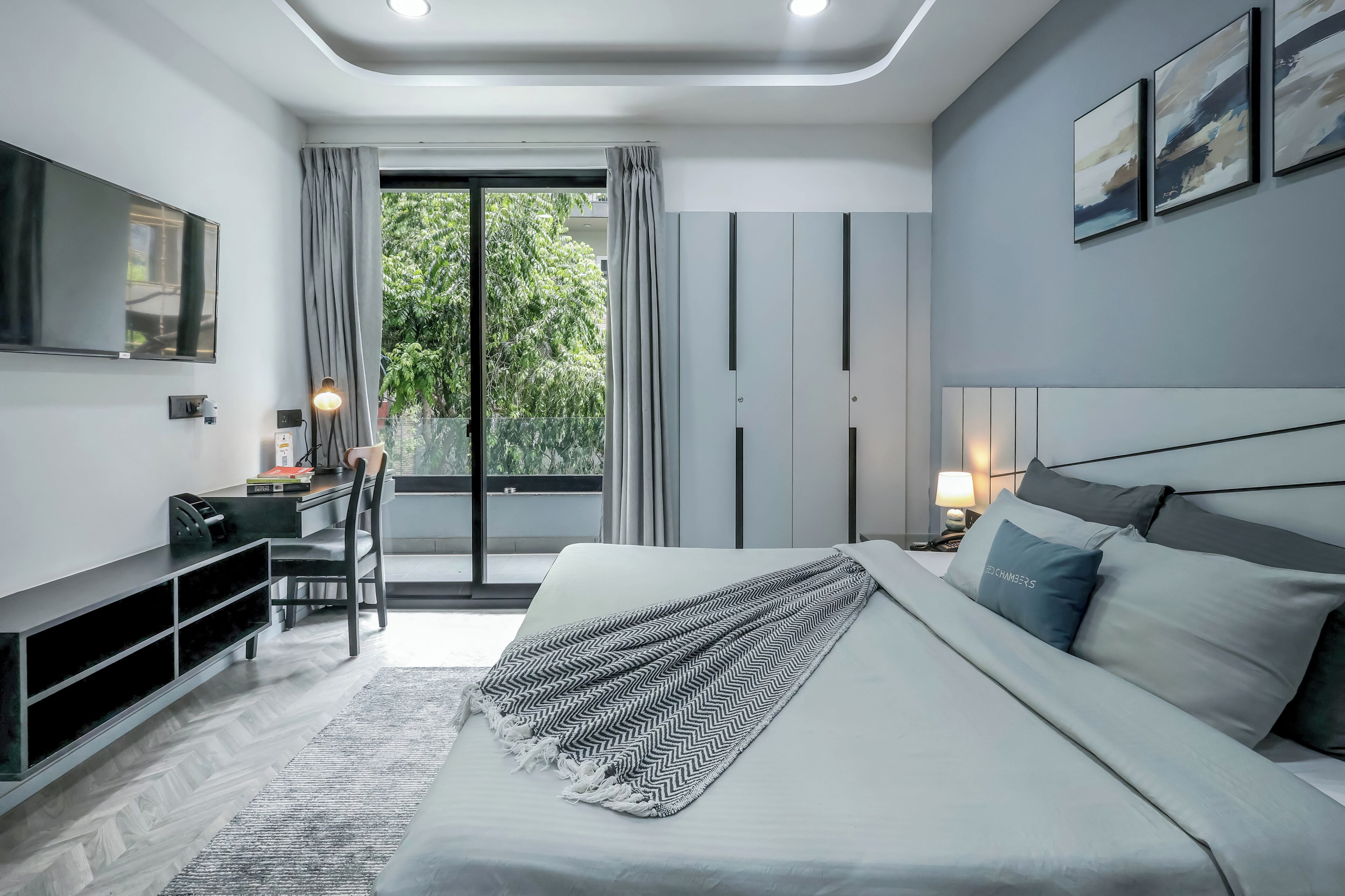 Desk, laptop workspace, free WiFi