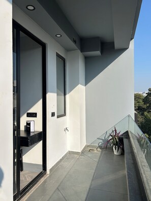 Balcony -  BedChambers Serviced Apartment, Golf Course, Gurgaon (Gurugram)
