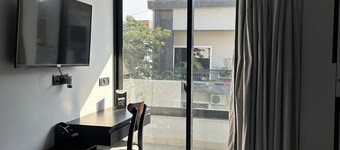 เบดแชมเบอร์ส เซอร์วิสอพาร์ตเมนต์, สนามกอล์ฟ, คุร์เคาน์