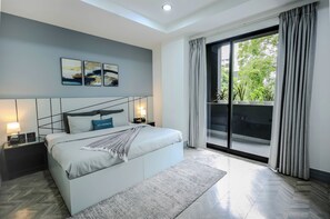 Luxury Room, Balcony, City View - BedChambers Serviced Apartment, Golf Course, Gurgaon (Gurugram)