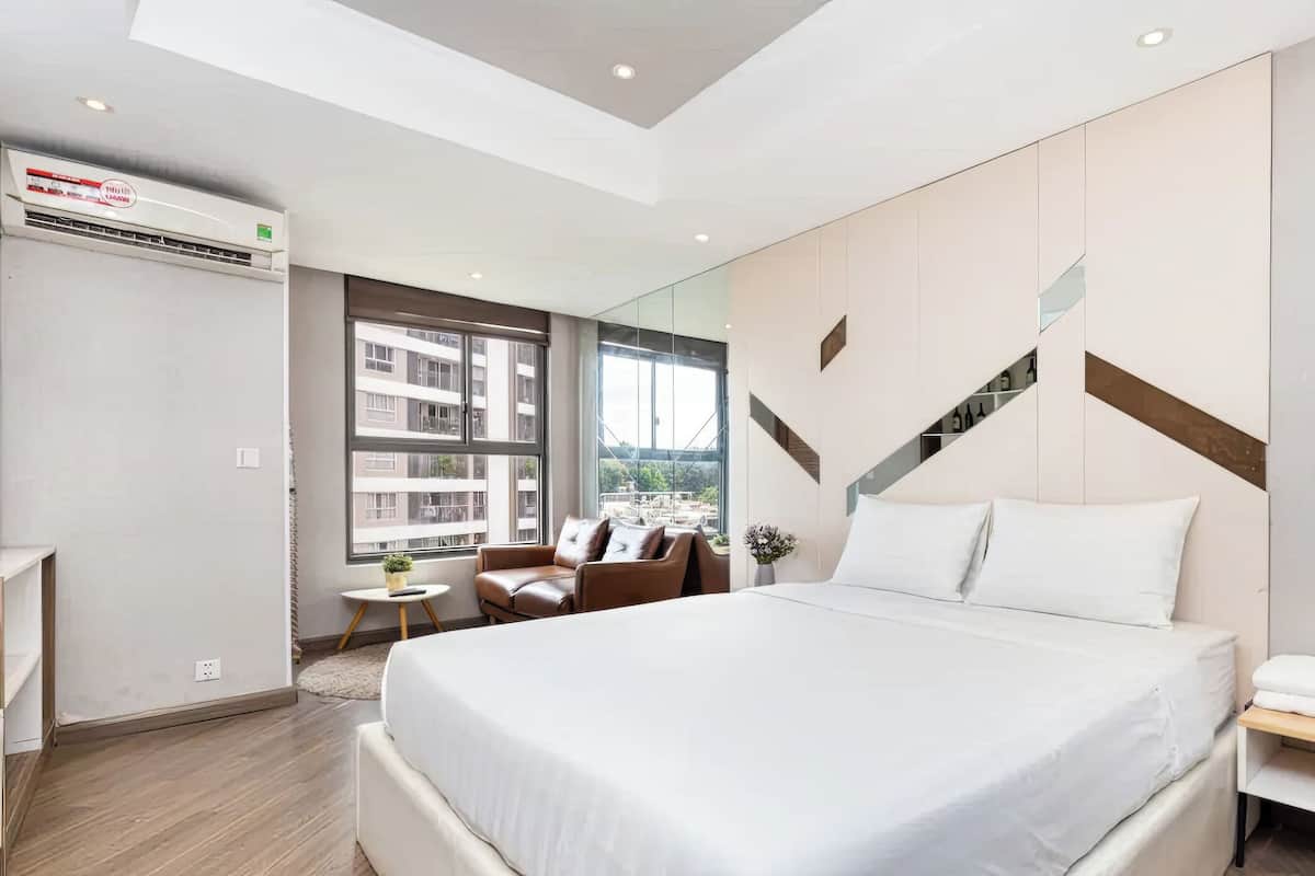 Superior Studio, 1 Queen Bed, Kitchen, City View | City view