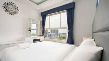 Superior Apartment, 3 Bedrooms, Kitchen, City View | 2 bedrooms, desk, laptop workspace, soundproofing