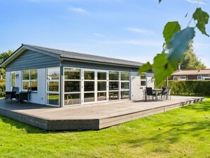 Outdoor dining - "Todor" - 150m from the sea by Interhome (Nordborg)