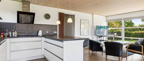 Réfrigérateur, micro-ondes, lave-vaisselle