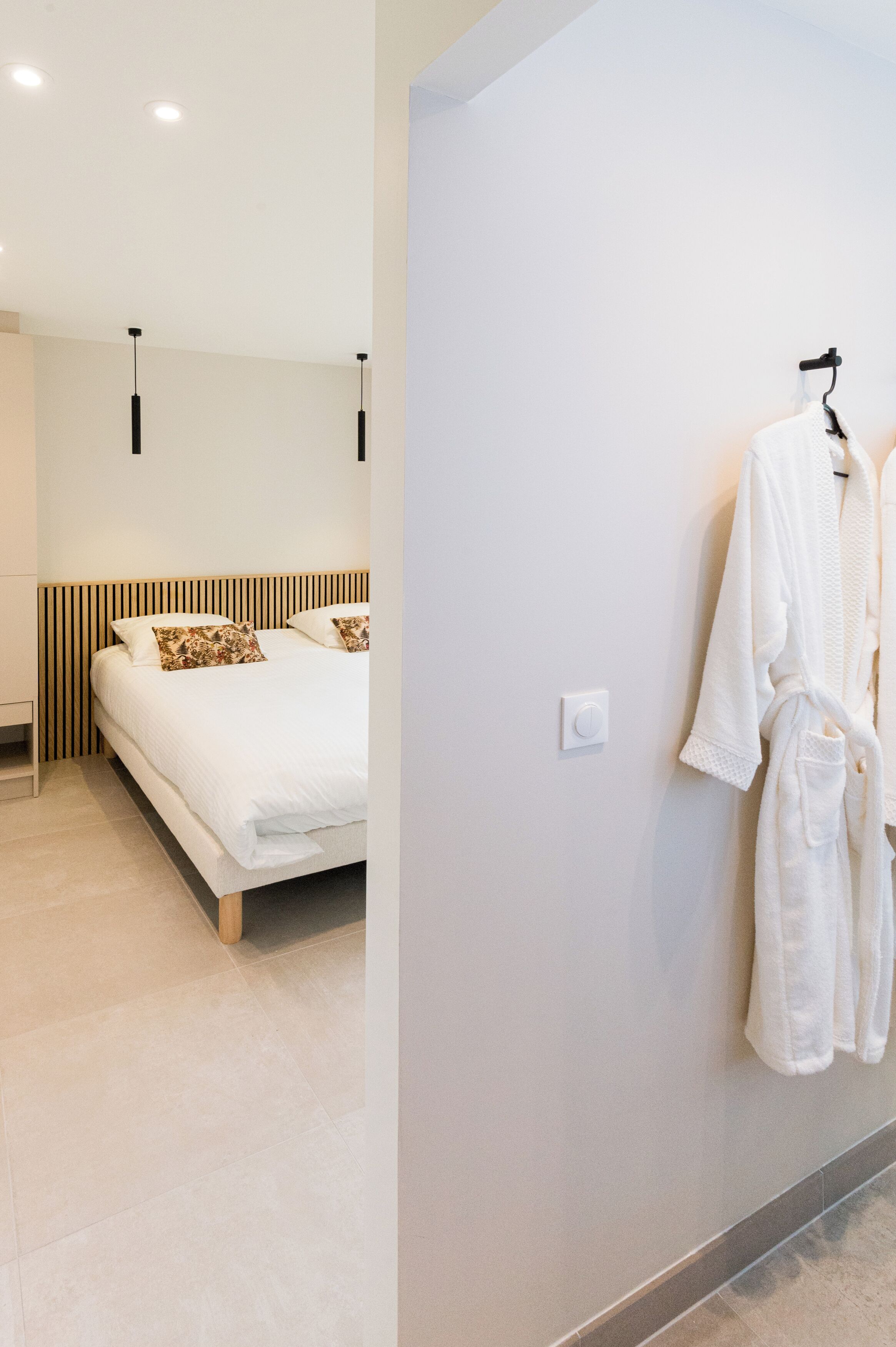 6 chambres, fer et planche à repasser, Wi-Fi, draps fournis