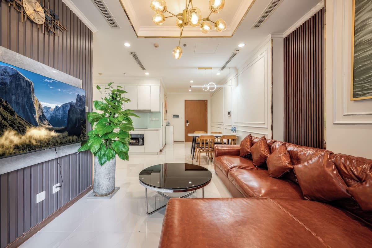 Apartamento superior, 2 quartos, cozinha, vista para a cidade | 3 quartos, frigobar, escrivaninha, espaço de trabalho para notebook