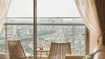 Superior Apartment, 3 Bedrooms, Kitchen, City View | Living area | 35-inch TV with cable channels