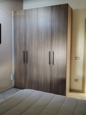 2 bedrooms, iron/ironing board, WiFi, bed sheets - Serene 2-bedroom apartment with WiFi in charming Arnasco (Arnasco)